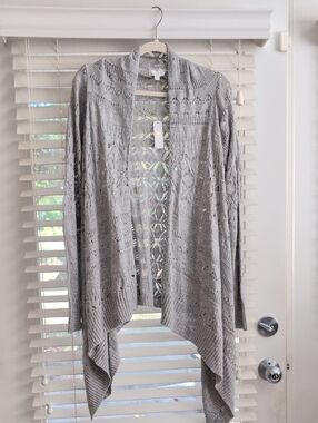 C Lightweight Gray With Metallic Silver Threads  Cardigan - New With Tags